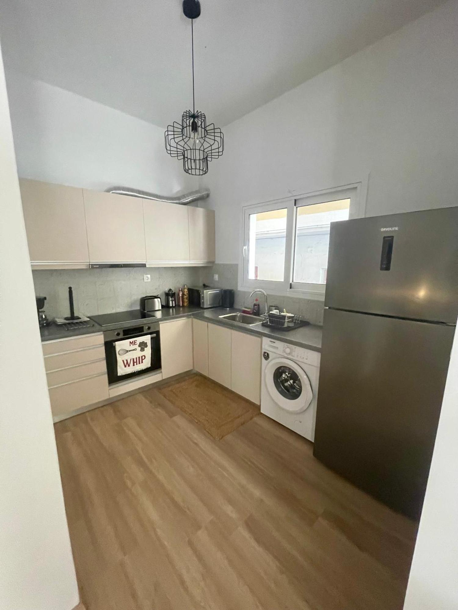 Stella'S Petite Boite Apartment Rafína Екстериор снимка