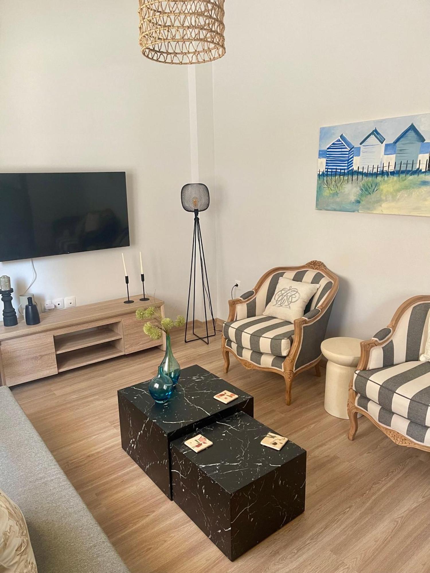 Stella'S Petite Boite Apartment Rafína Екстериор снимка