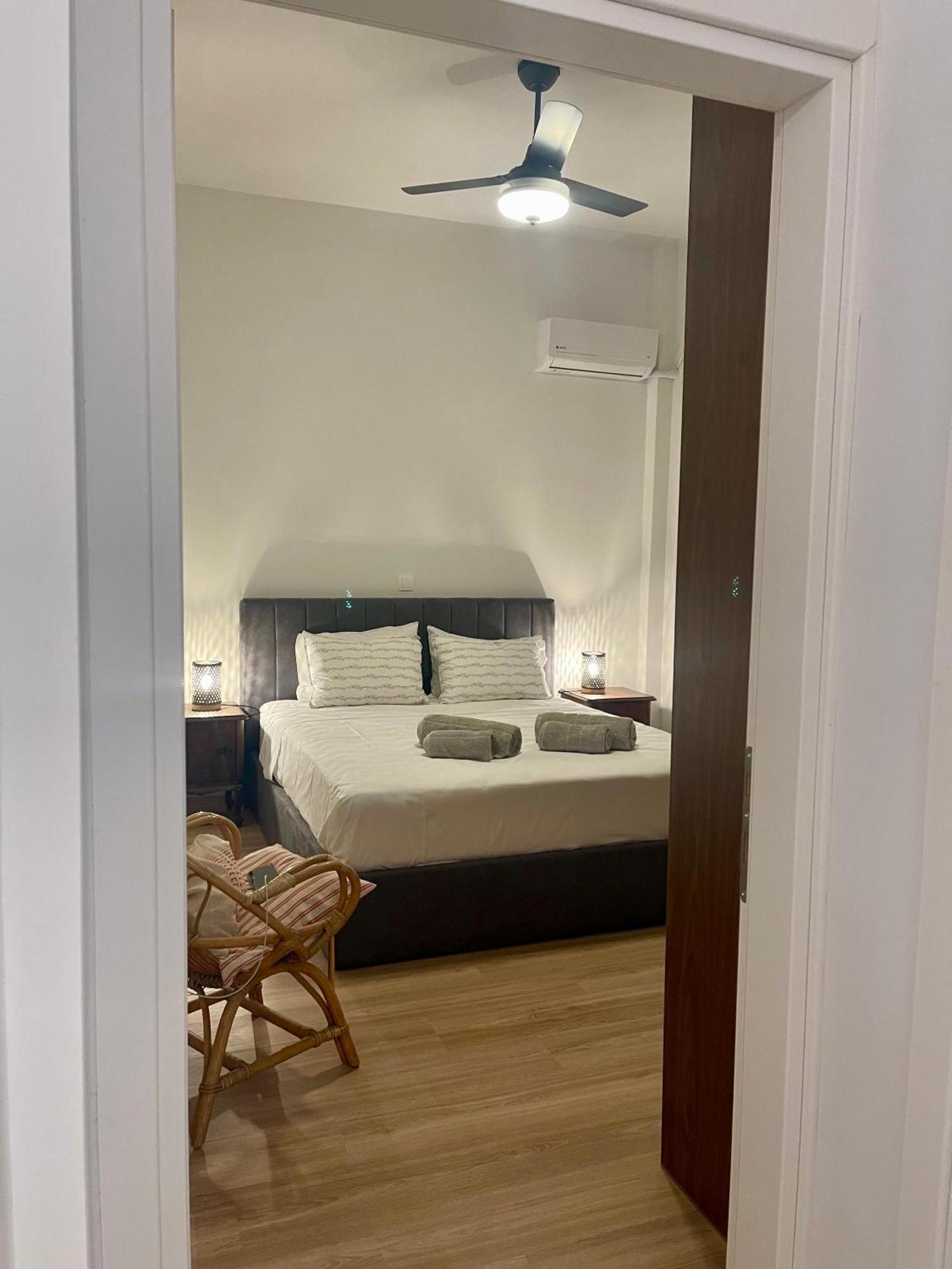 Stella'S Petite Boite Apartment Rafína Екстериор снимка