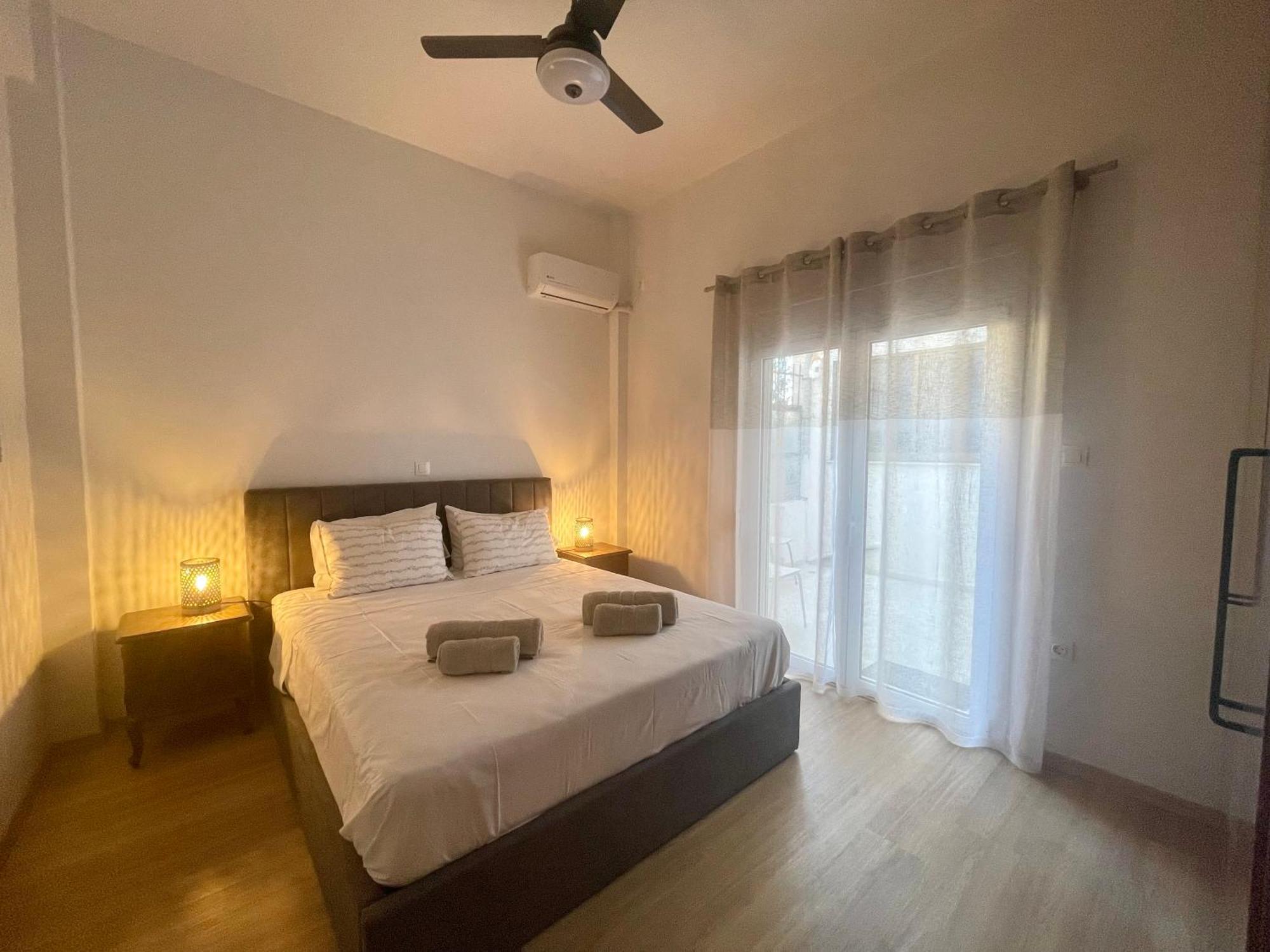 Stella'S Petite Boite Apartment Rafína Екстериор снимка